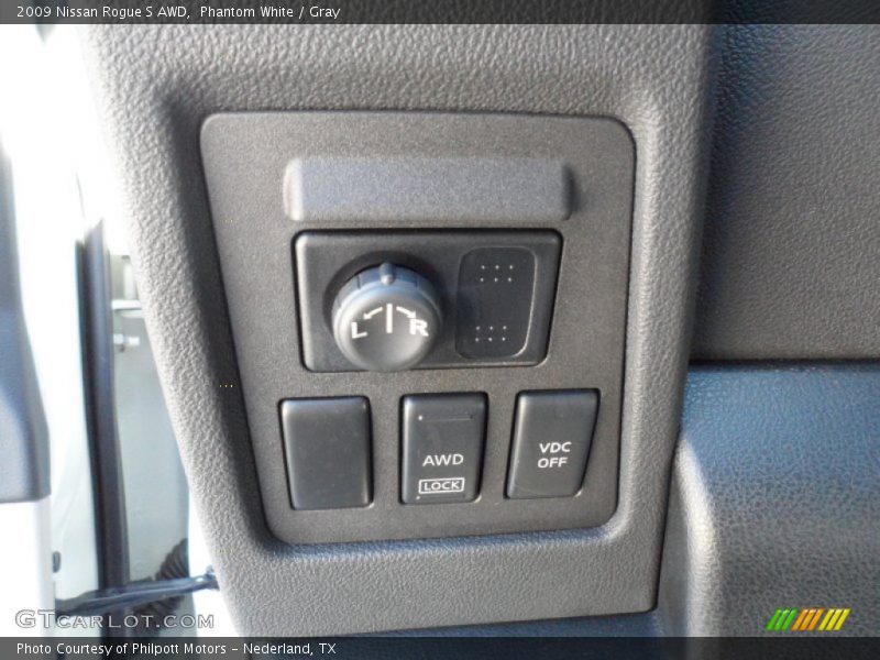 Phantom White / Gray 2009 Nissan Rogue S AWD