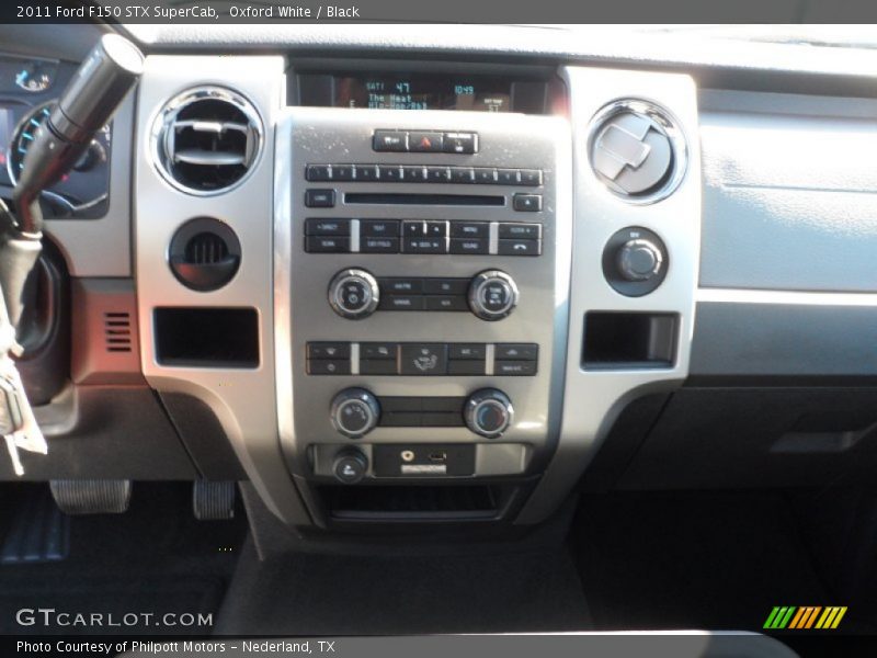 Oxford White / Black 2011 Ford F150 STX SuperCab