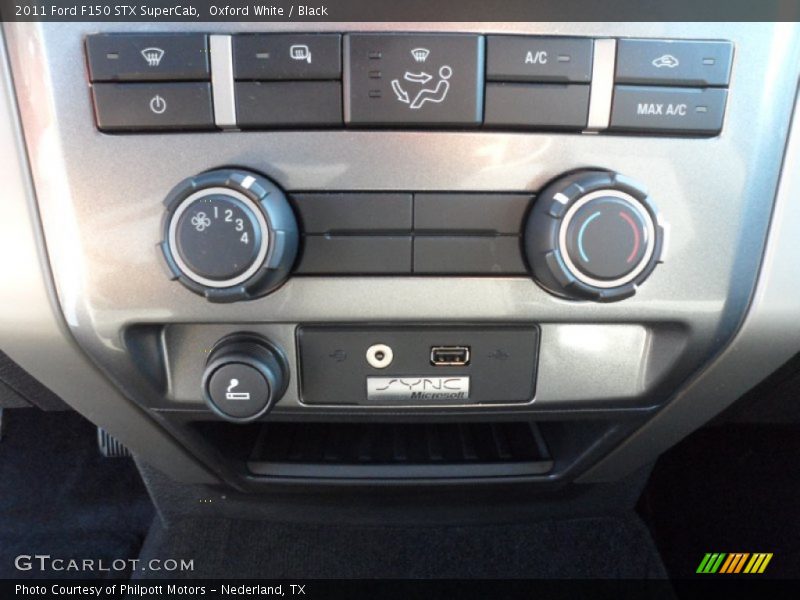 Oxford White / Black 2011 Ford F150 STX SuperCab