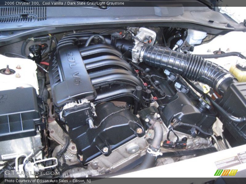 Cool Vanilla / Dark Slate Gray/Light Graystone 2006 Chrysler 300