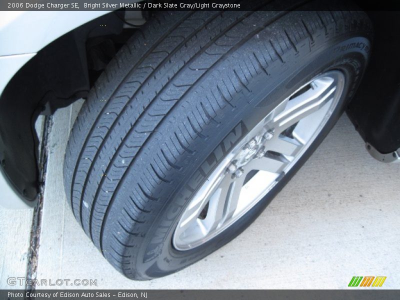 Bright Silver Metallic / Dark Slate Gray/Light Graystone 2006 Dodge Charger SE