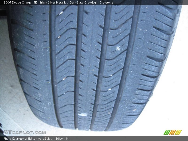 Bright Silver Metallic / Dark Slate Gray/Light Graystone 2006 Dodge Charger SE