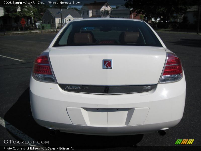 Cream White / Morocco Brown 2008 Saturn Aura XR