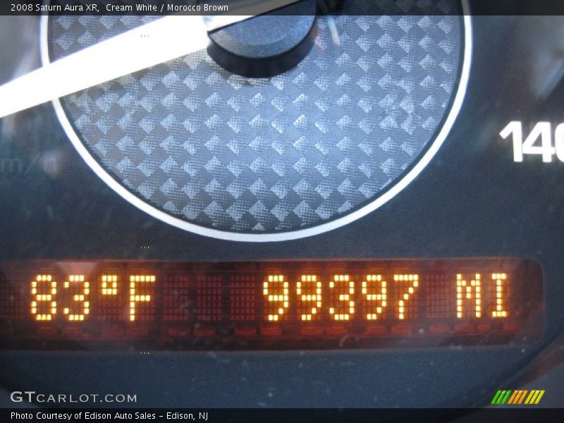 Cream White / Morocco Brown 2008 Saturn Aura XR