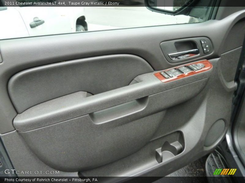 Taupe Gray Metallic / Ebony 2011 Chevrolet Avalanche LT 4x4