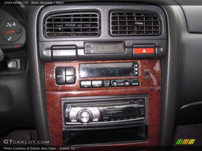 Black Obsidian / Black 1999 Infiniti I 30