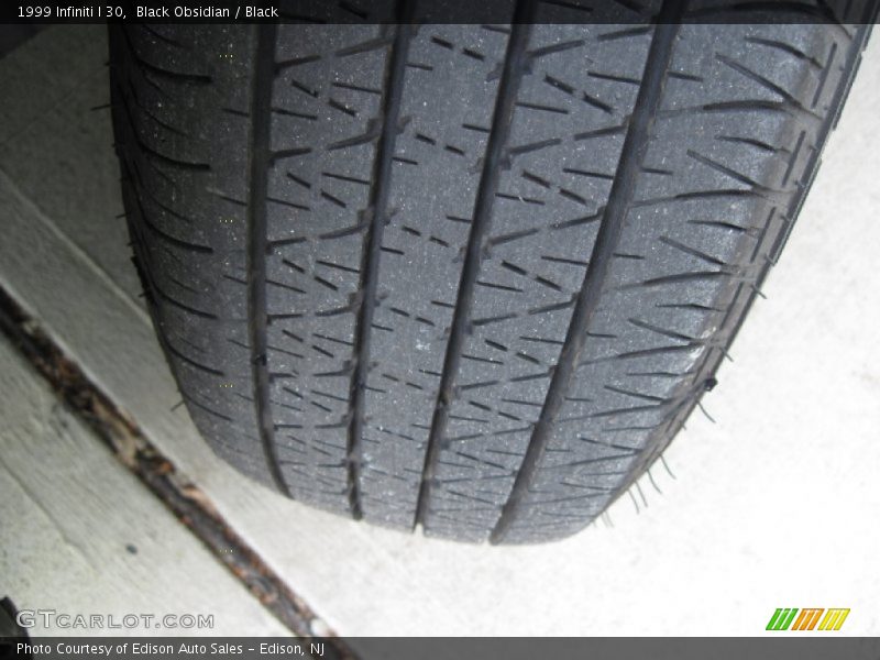 Black Obsidian / Black 1999 Infiniti I 30