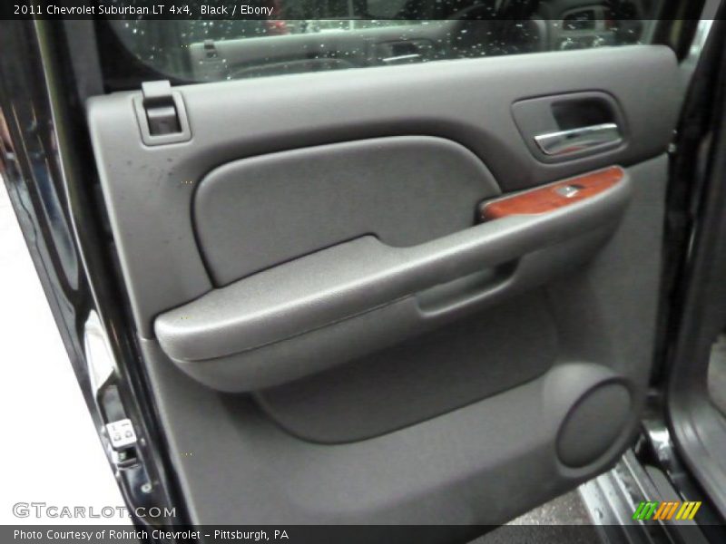 Black / Ebony 2011 Chevrolet Suburban LT 4x4