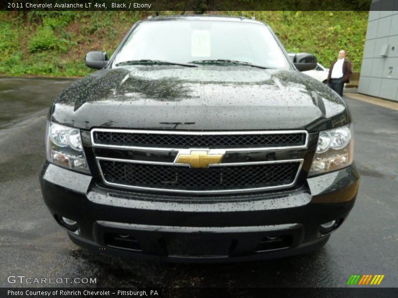 Black / Ebony 2011 Chevrolet Avalanche LT 4x4