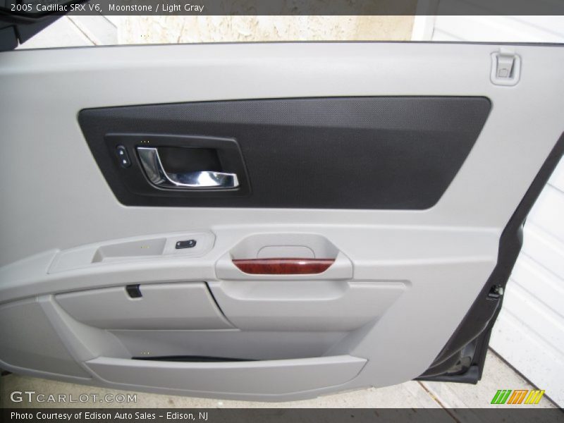 Moonstone / Light Gray 2005 Cadillac SRX V6