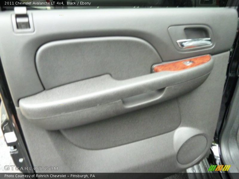 Black / Ebony 2011 Chevrolet Avalanche LT 4x4