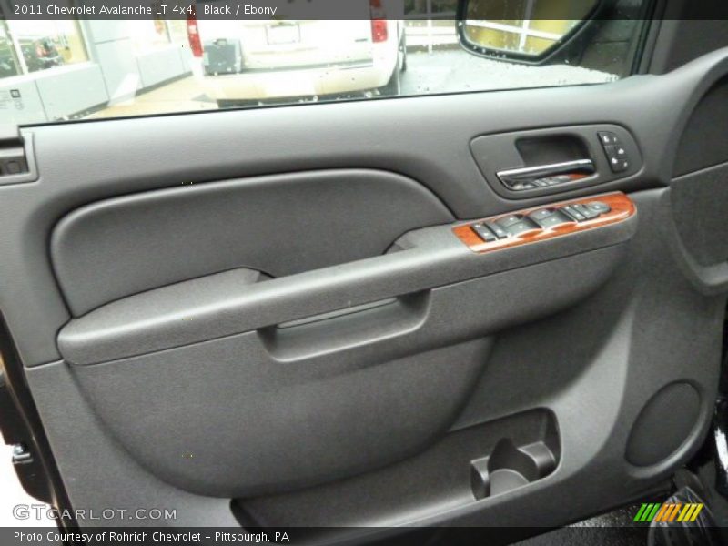 Black / Ebony 2011 Chevrolet Avalanche LT 4x4