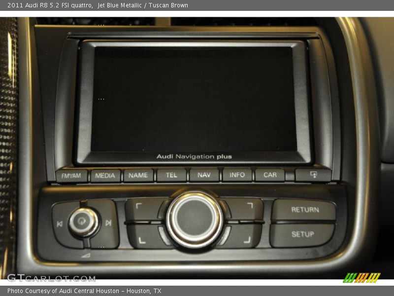 Controls of 2011 R8 5.2 FSI quattro