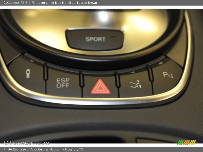Controls of 2011 R8 5.2 FSI quattro