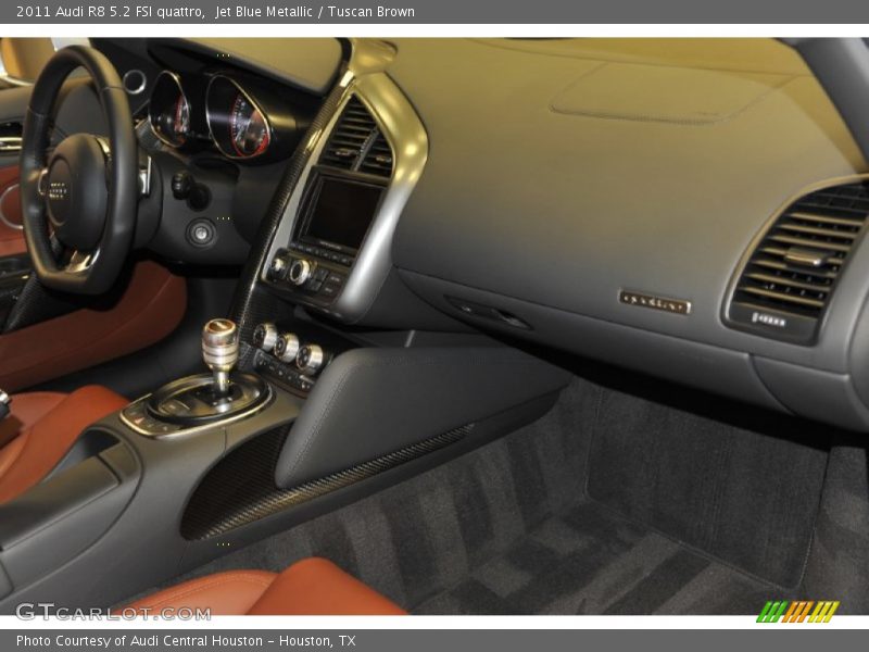 Dashboard of 2011 R8 5.2 FSI quattro