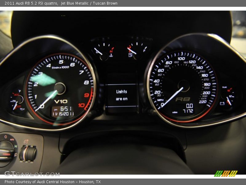  2011 R8 5.2 FSI quattro 5.2 FSI quattro Gauges