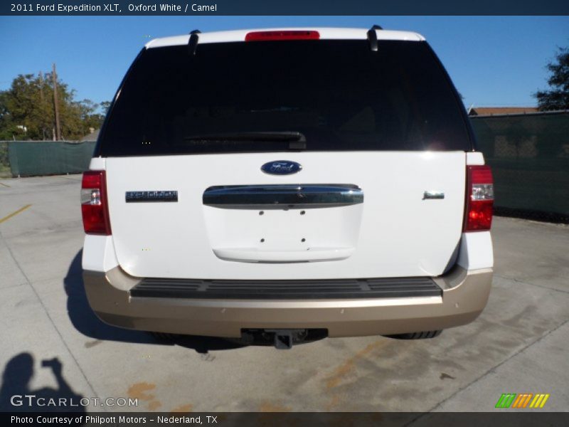 Oxford White / Camel 2011 Ford Expedition XLT