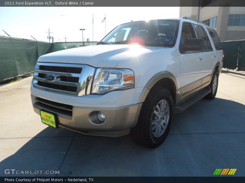 Oxford White / Camel 2011 Ford Expedition XLT