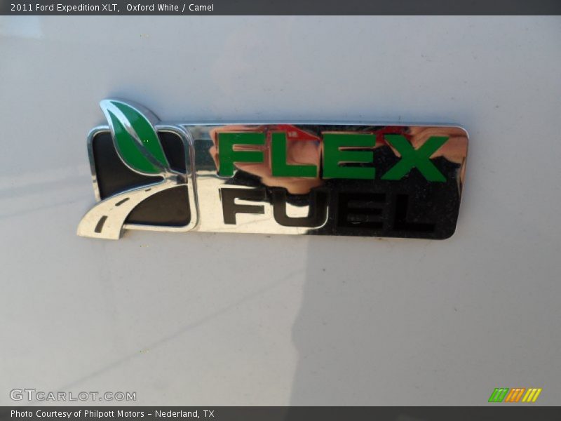Oxford White / Camel 2011 Ford Expedition XLT