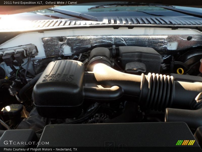 Oxford White / Camel 2011 Ford Expedition XLT