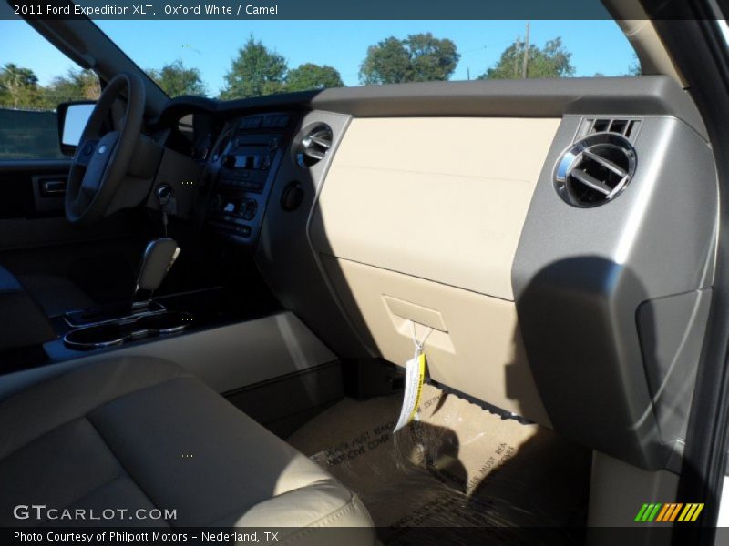 Oxford White / Camel 2011 Ford Expedition XLT