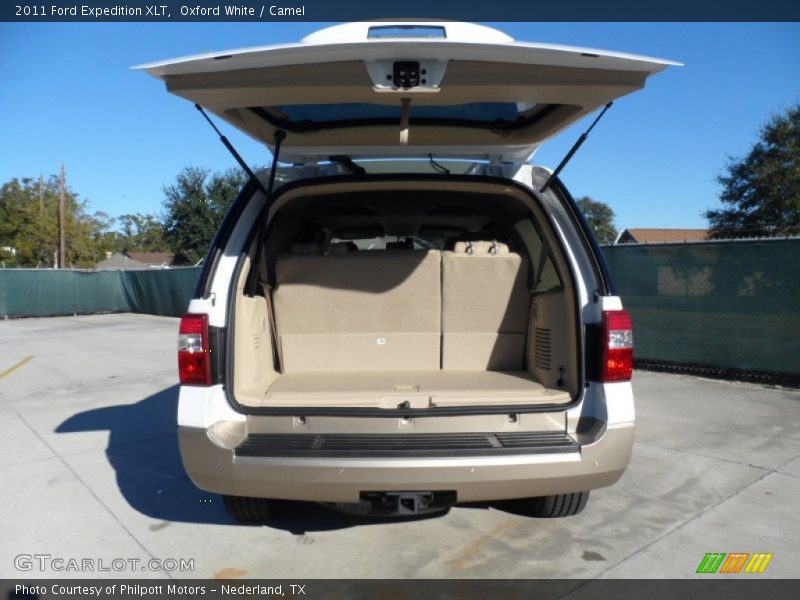 Oxford White / Camel 2011 Ford Expedition XLT