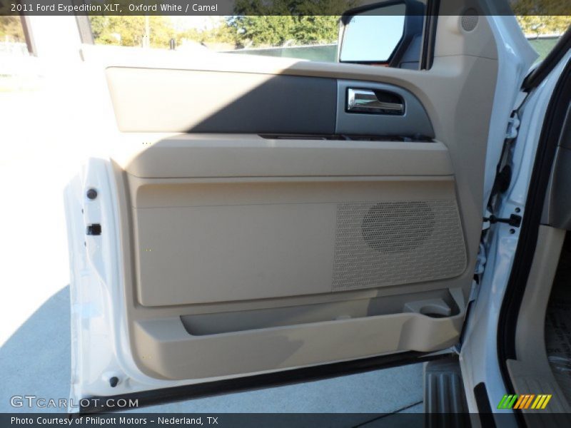 Oxford White / Camel 2011 Ford Expedition XLT