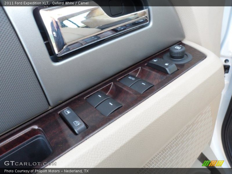 Oxford White / Camel 2011 Ford Expedition XLT