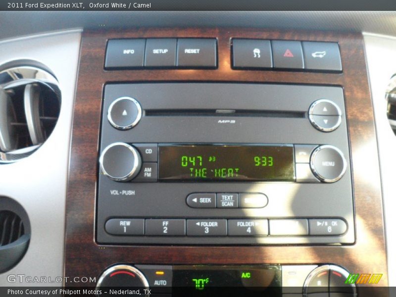 Oxford White / Camel 2011 Ford Expedition XLT