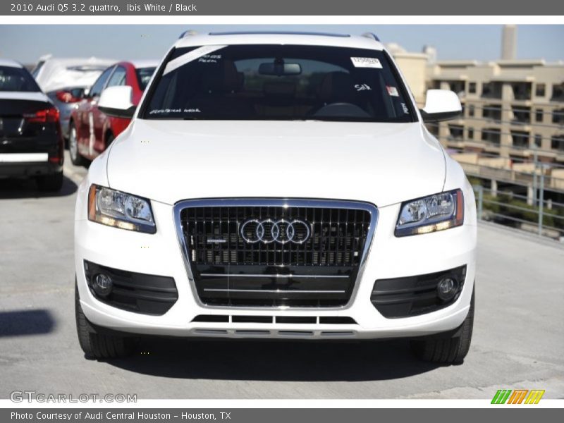 Ibis White / Black 2010 Audi Q5 3.2 quattro