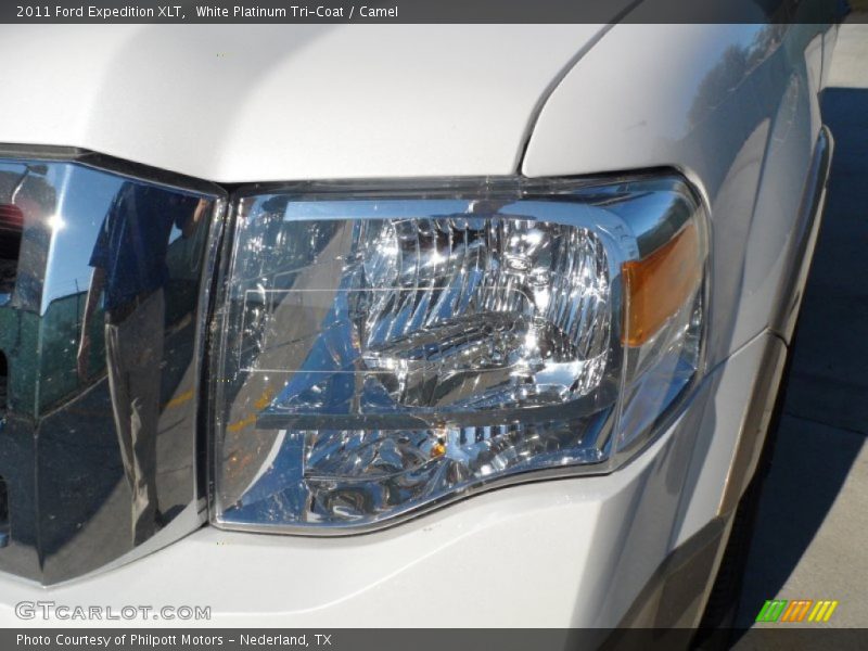 White Platinum Tri-Coat / Camel 2011 Ford Expedition XLT