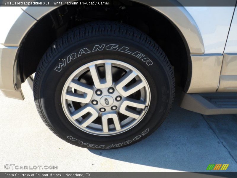 White Platinum Tri-Coat / Camel 2011 Ford Expedition XLT