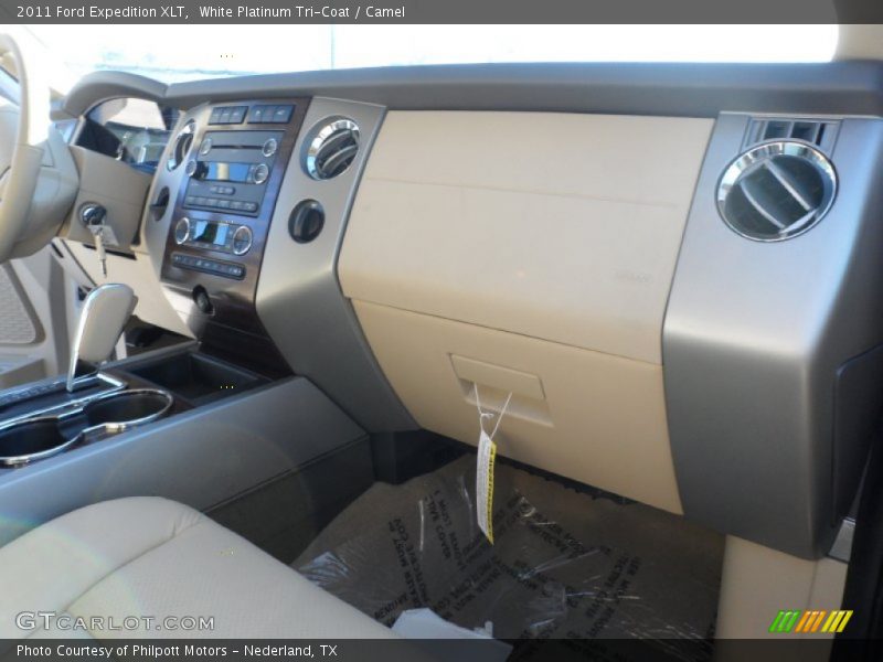 White Platinum Tri-Coat / Camel 2011 Ford Expedition XLT