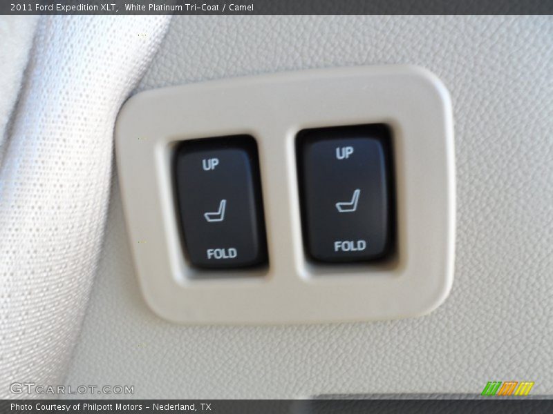 White Platinum Tri-Coat / Camel 2011 Ford Expedition XLT