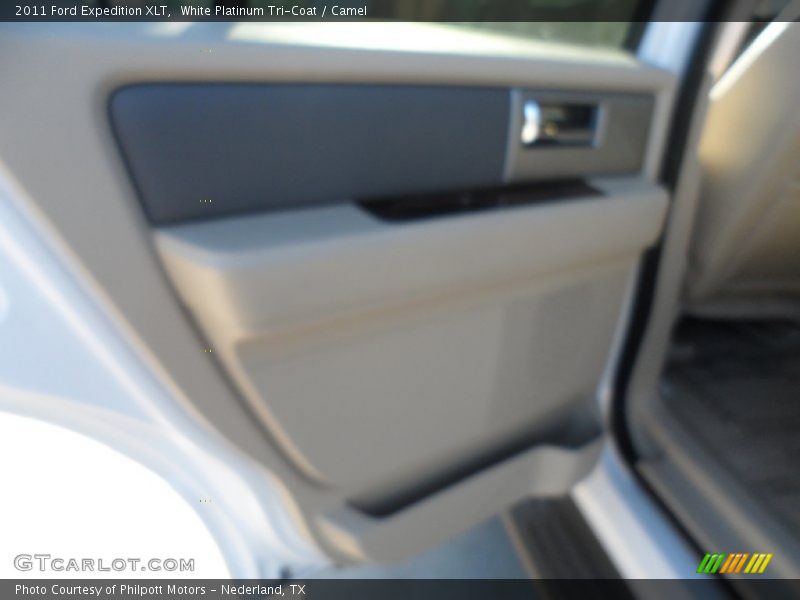 White Platinum Tri-Coat / Camel 2011 Ford Expedition XLT