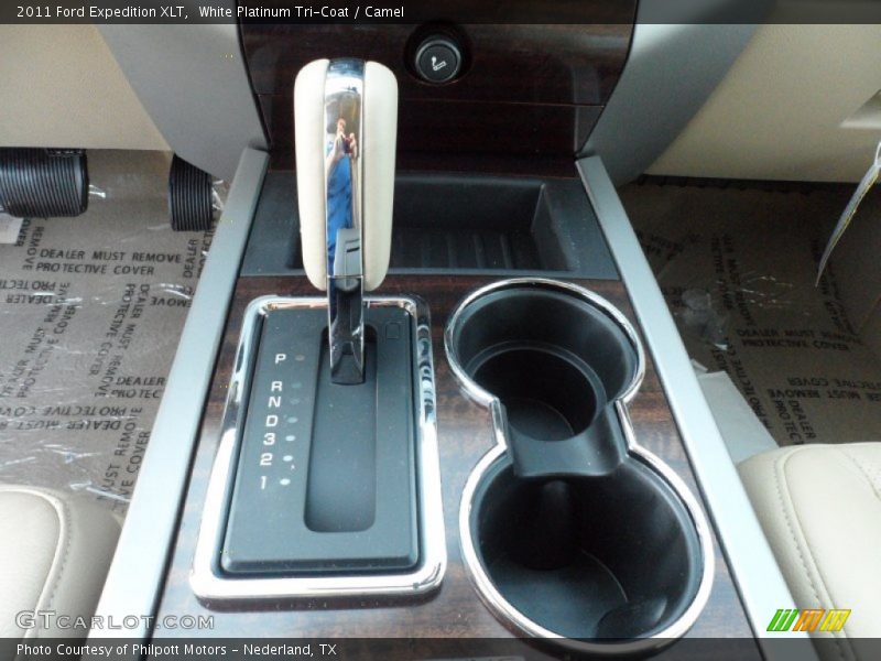 White Platinum Tri-Coat / Camel 2011 Ford Expedition XLT