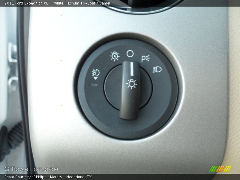 White Platinum Tri-Coat / Camel 2011 Ford Expedition XLT