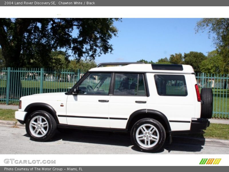 Chawton White / Black 2004 Land Rover Discovery SE