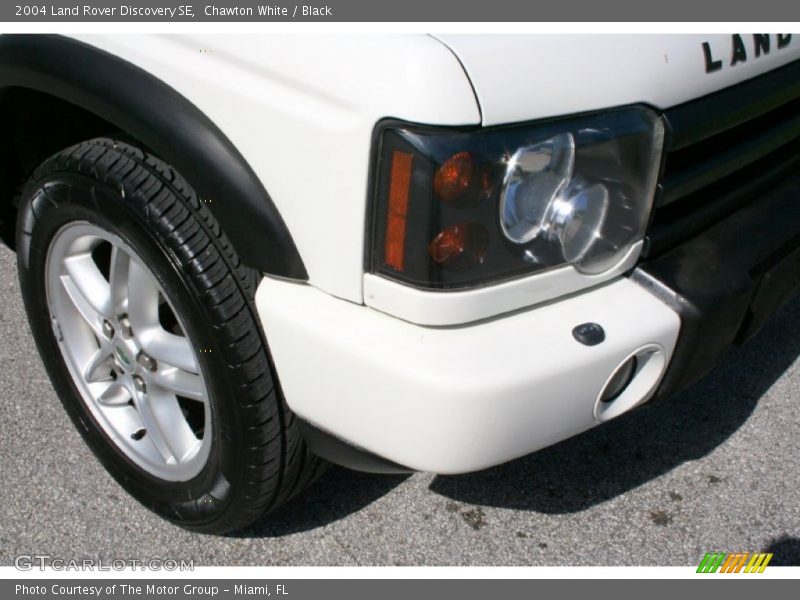 Chawton White / Black 2004 Land Rover Discovery SE