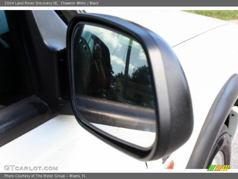 Chawton White / Black 2004 Land Rover Discovery SE