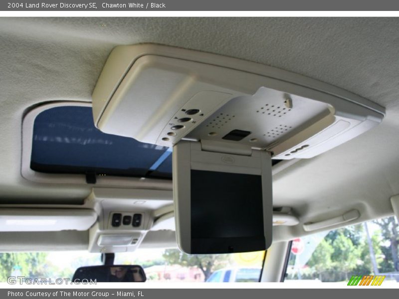 Chawton White / Black 2004 Land Rover Discovery SE