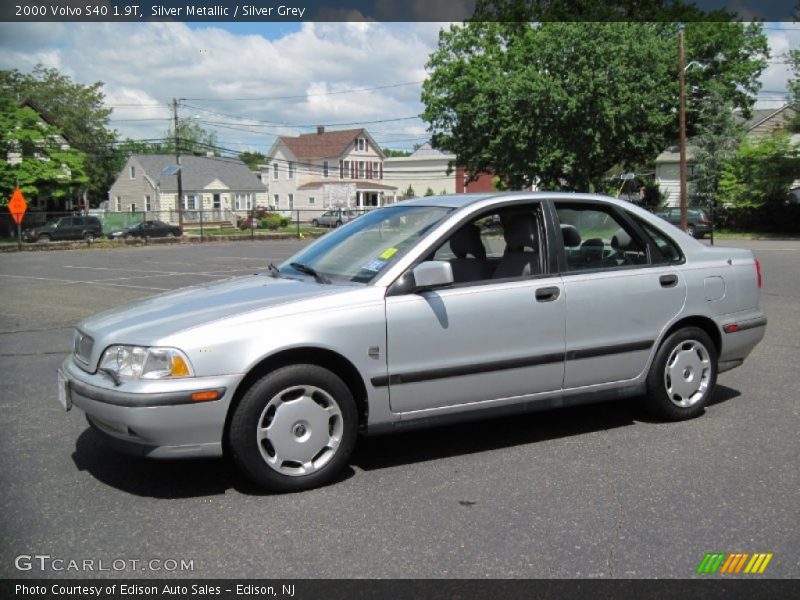 Silver Metallic / Silver Grey 2000 Volvo S40 1.9T
