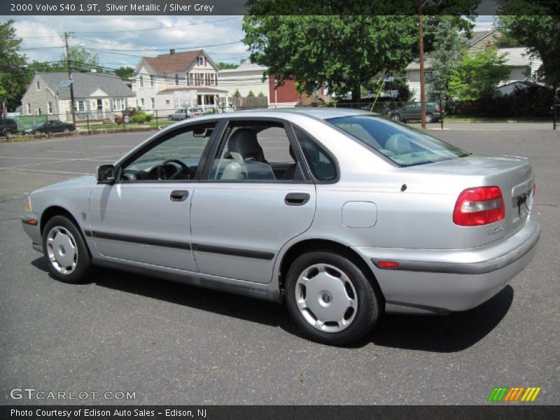 Silver Metallic / Silver Grey 2000 Volvo S40 1.9T