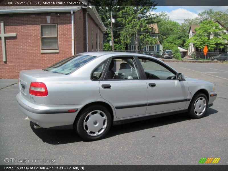 Silver Metallic / Silver Grey 2000 Volvo S40 1.9T