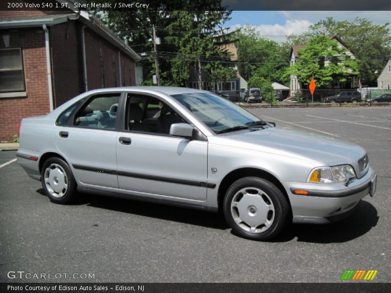 Silver Metallic / Silver Grey 2000 Volvo S40 1.9T