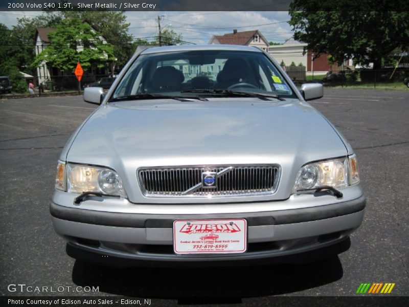 Silver Metallic / Silver Grey 2000 Volvo S40 1.9T