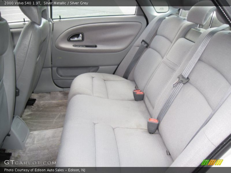 Silver Metallic / Silver Grey 2000 Volvo S40 1.9T
