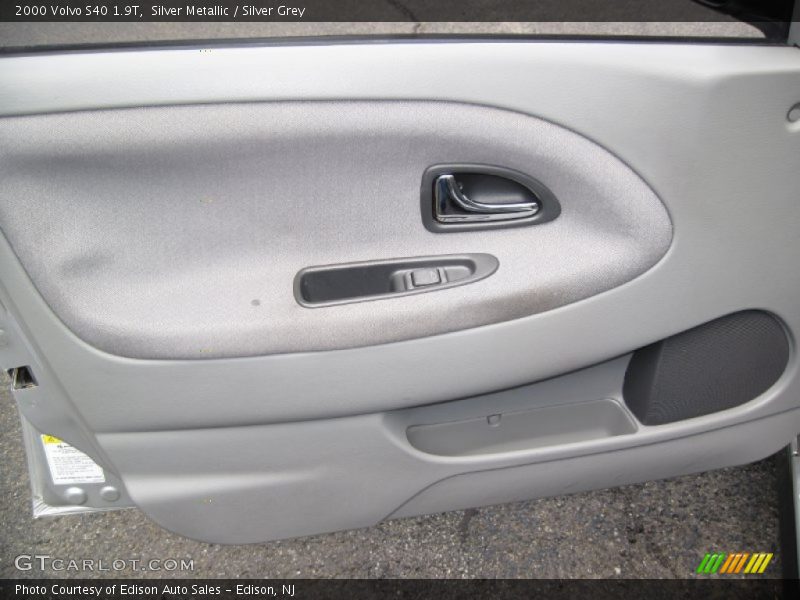 Silver Metallic / Silver Grey 2000 Volvo S40 1.9T