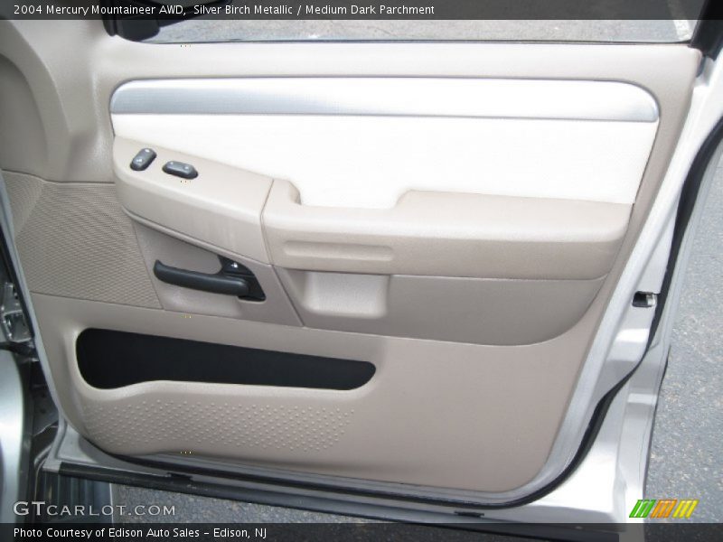 Silver Birch Metallic / Medium Dark Parchment 2004 Mercury Mountaineer AWD