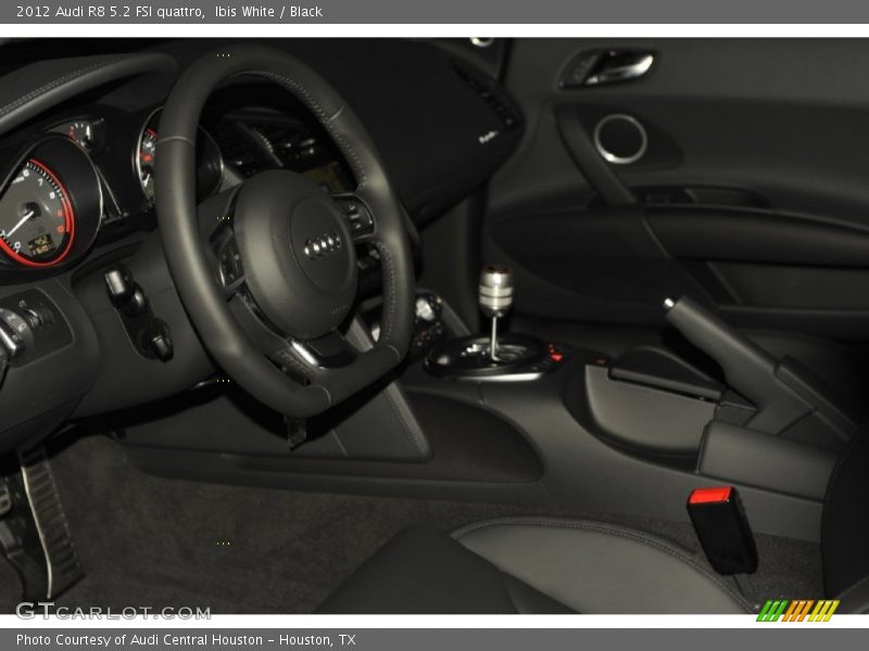  2012 R8 5.2 FSI quattro Black Interior